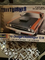 Revell 85-2596 1/24 Scale 1970 Dodge Challenger 2 ‘n 1 Plastic Model Kit
