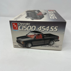 AMT ERTL # 6032 Chevrolet C 1500 454 SS PICKUP TRUCK1/25 Scale Open Unbuilt S8