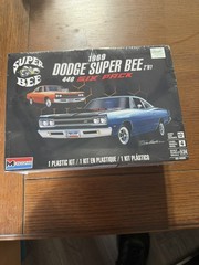 Monogram 1969 Dodge Super Bee 440 Six Pack 1/24 Plastic Model Kit (B267) SEALED