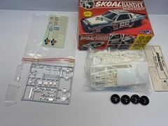 MPC 1:25 Scale Parson’s Skoal Bandit Monte Carlo Stock Car Sealed Inside Model
