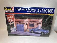 Revell Highway Scenes 1960 Corvette 1:25 Model Kit #85-7802 1997 NEW SEALED