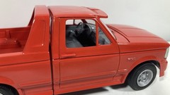 AMT 1994 Ford F-150 SVT Lightning Pickup Truck Built Model Kit 1:25 Completed