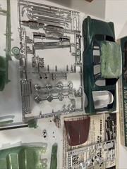 Revell Custometal Metalflake 1962 Plymouth Valiant V-200 Model Kit