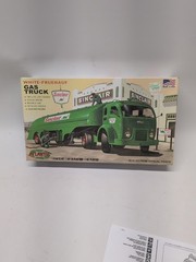 Atlantis White-Fruehauf Gas Truck Model Kit H1402 Sinclair New Open Box