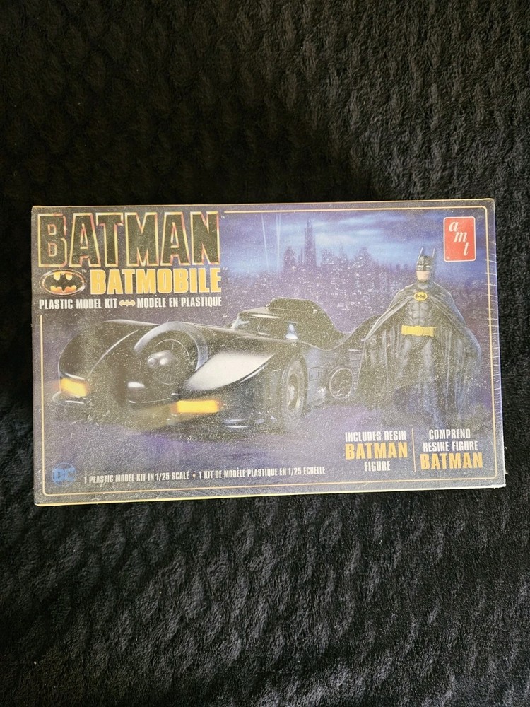 2018 AMT Batman Batmobile Plastic Model Kit w/ Resin Batman Figure 1:25 New