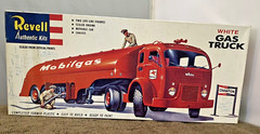 Revell 1:48 1956 Fruehauf Mobilgas White Gas Truck Sealed Model Kit #1420 A