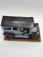 Revell Highway Pioneers Series 2- 1910 Cadillac Limousine Assembled Model w/base