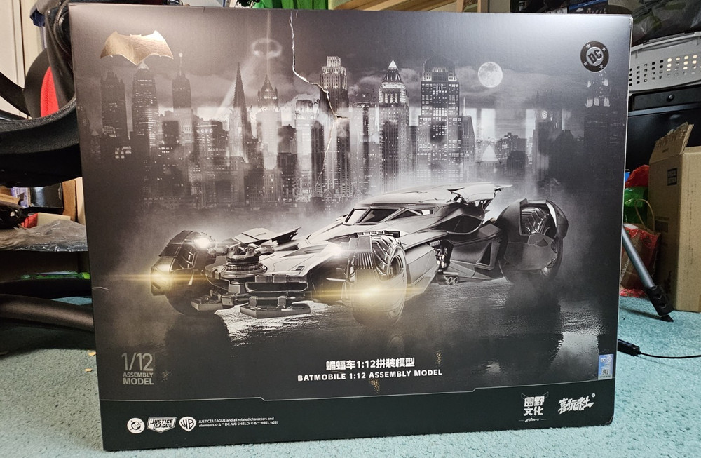 LPZZ x Happy Play 1:12 Unassembled Justice League Batmobile Model Kit