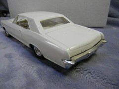 1/24 1965 AMT ORIGINAL ISSUE BUICK RIVIERA HARDTOP ANNUAL WHITE MODEL- BUILT