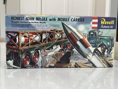 Revell H-1821:169 Honest John Missile with Mobile Carrier Box Scale