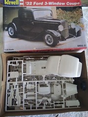 1:25 Revell 87-7605 Awesome 1932 Ford 3 window coupe molded in white plastic 96