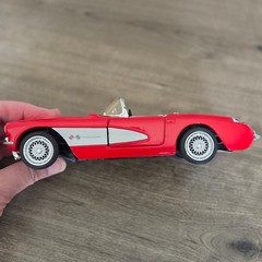 Maisto 1957 Chevrolet Corvette Red Fuel Injection Diecast Model Car 1/24 7in