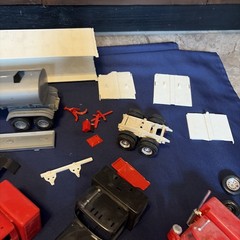 Monogram 1/32 Snap Tite Conventional Semi Trucks Trailers Lot Lots of Parts