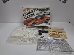 MPC Model 1975 Corvette Coupe Model Kit #1-7505 Vintage 1/25 Ready To Build