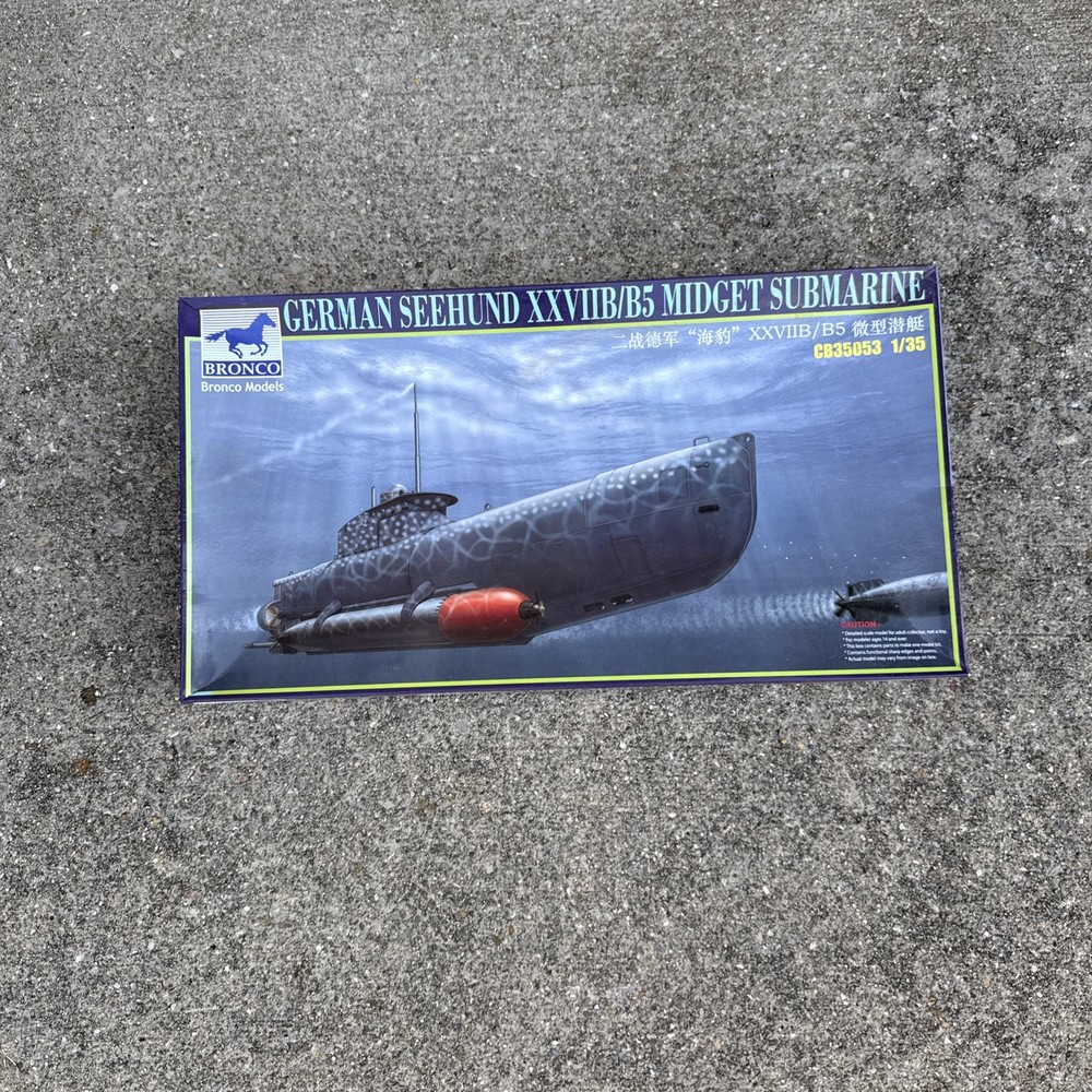 Bronco 1/35 CB35053 Seehund XXVIIB/B5 Midget Submarine