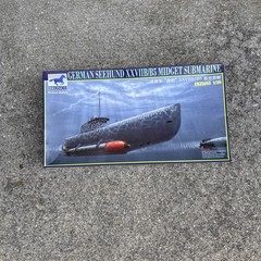 Bronco 1/35 CB35053 Seehund XXVIIB/B5 Midget Submarine