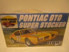 1970 Pontiac GTO Super Stocker Race Car 1/25 Scale Model Kit w/ Roll Cage NEW