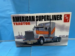 AMT 1:24 Scale American Superliner Truck Model Kit – AMT1235