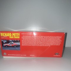 Polar Lights Richard Petty Dodge Charger #43 NASCAR 1:25 Plastic Model Kit 6605