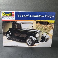Vintage 1998 Revell ’32 Ford 3-Window Coupe 1/25 Kit 85-7605 Complete Opened Box