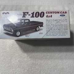 70 FORD F-100 CUSTOM CAB 4×4 PICKUP 360 V8 1970 F/S Plastic Model