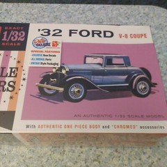 AMT 1/32 1932 FordV-8 Coupe Scale Stars Model Kit AMT 1181/12 Plastics Car 1/32