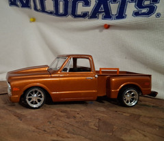 AMT Ertl GMC 1:25 Pickup Truck Model Ready to Go/Pre-built Orange Single