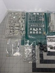 AMT Ertl 1968 Plymouth Roadrunner 1:25 Plastic Model Kit Skill 2 #31549