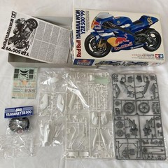 Tamiya 1/12 Yamaha YZR500 Red Bull WCM 1999 Racing Motorcycle Plastic Model Kit