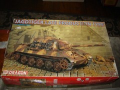 Dragon 9036 Model kit Jagdtiger Box Open 1996 Kit Mint in box 1/35 scale