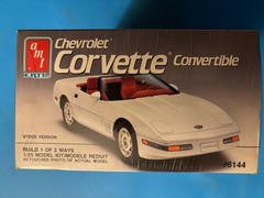 1991 CHEVROLET CORVETTE CONVERTIBLE MODEL KIT AMT ERTL 1/25 SCALE NEW SEALED!!