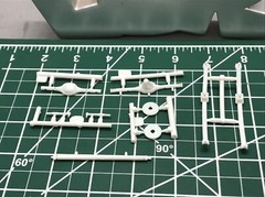 Chevy Rear End W Springs Shocks Gasser Drag Race Hot Rod 1:25 MM LBR Model Parts