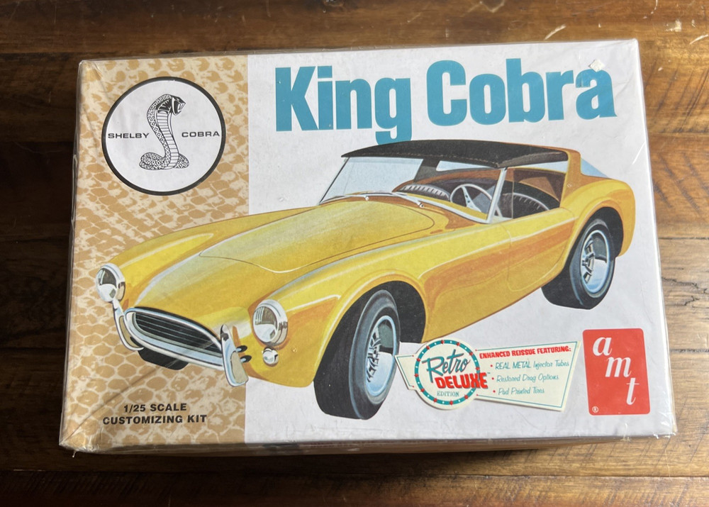 AMT Scale Shelby King Cobra Stock & Custom Model Kit AMT793/12 MD223 1/25 Open