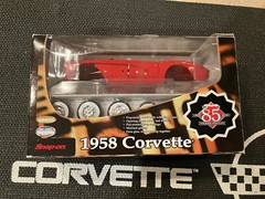 Snap-On Tools 1958 Chevrolet Corvette Die Cast Model Car Kit 1:18 Scale Red nib
