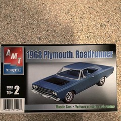 AMT Ertl 1968 Plymouth Roadrunner 1:25 Plastic Model Kit Skill 2 #31549
