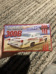 Moebius 1956 Chrysler 300B Tim Flock – Plastic Model Car Kit – 1/25 Scale