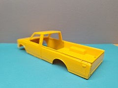 Revell AMT Ertl Monogram MPC 1/32 Model Part Snap Tite Toyota Pickup Yellow Body