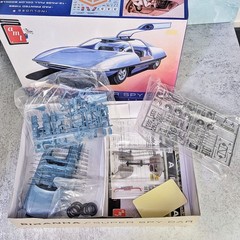 PIRANHA SUPER SPY CAR MODEL KIT AMT ROUND2 1/25 SCALE – NEW