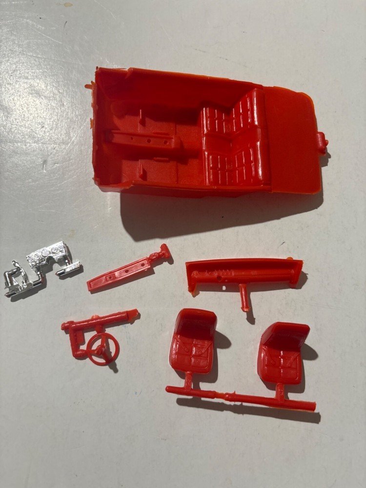 Model Car Parts – MPC 1969 Dodge Daytona interior ONLY 1/25 kit bash junkyard