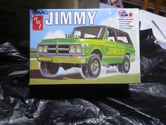 AMT 1/25 Scale AMT1219 1972 GMC Jimmy Model Kit