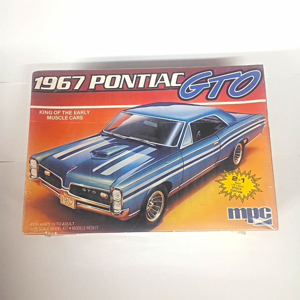 MPC 1967 Pontiac GTO 1:25 Model Kit 2 ‘n 1 Optional Supercharger Vintage Sealed