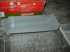 Dragon 9036 Model kit Jagdtiger Box Open 1996 Kit Mint in box 1/35 scale