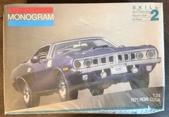 Monogram 1971 Plymouth Hemi Cuda 1:24 Scale Model Car Kit 2943 American Muscle