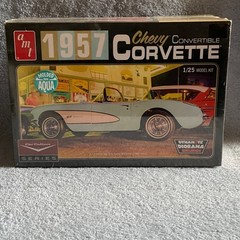 AMT 1957 Chevy Convertible Corvette 1:25 Aqua Unassembled Model Kit