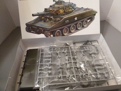 TAMIYA 1/35 U.S ARMY M551 SHERDIAN #8954 VIETNAM WAR + EXTRA’S