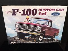 MOEBIUS 1230 1970 FORD F-100 CUSTOM CAB 4×4 PICKUP TRUCK MODEL KIT-NIB-1/25