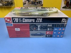 AMT Chevy 70 1/2 Camaro Z-28 #30086-1HD Released in 2001 NEW