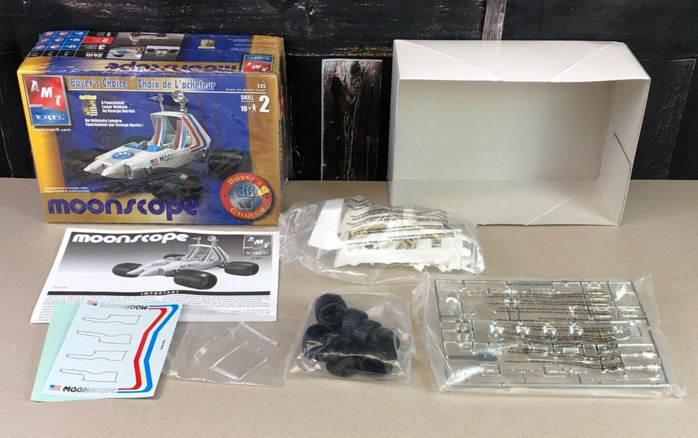 OPEN BOX 2002 AMT ERTL 1:25 Plastic Model Kit GEORGE BARRIS MOONSCOPE #31565