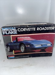 MONOGRAM 2742 Corvette Convertible Roadster KIT 1/24 McM FS