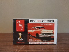 AMT 1/25 Scale Trophy Series 1956 Ford Victoria 3 in 1 Hardtop Retro DELUXE